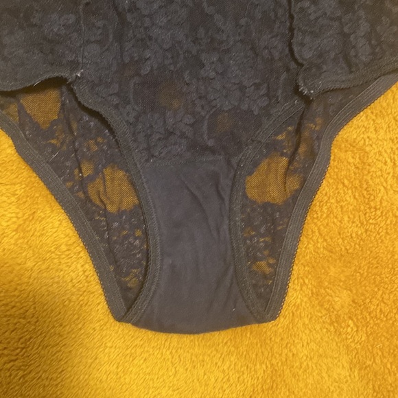 American apparel lace high waisted underwear, never worn but tags are off - Picture 4 of 4